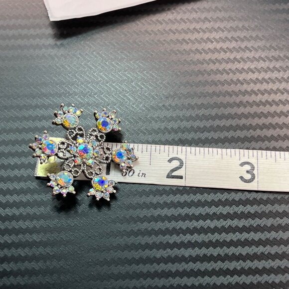 Vintage Snowflake Brooch Pin Art With Aurora Borealis Rhinestones MCM Estate - Picture 7 of 7